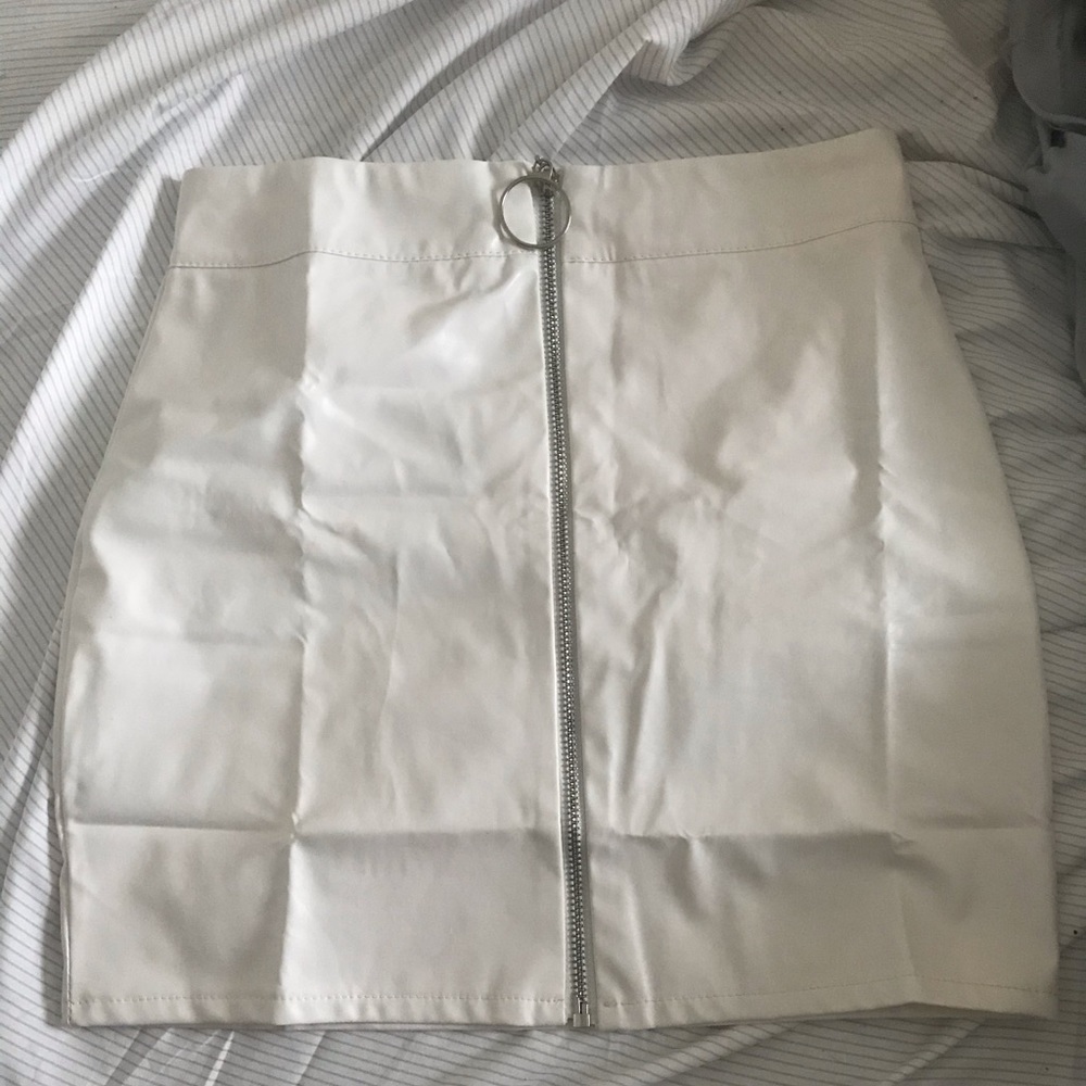 White faux leather skirt